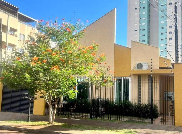 Casas e apartamentos de temporada para 4 pessoas, com jardim em Maringá