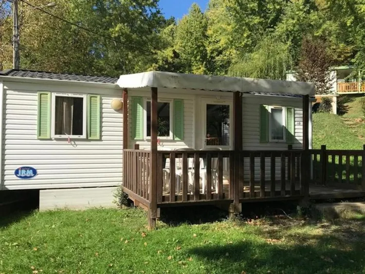 Camping für 6 Personen, mit Terrasse und Pool - 1