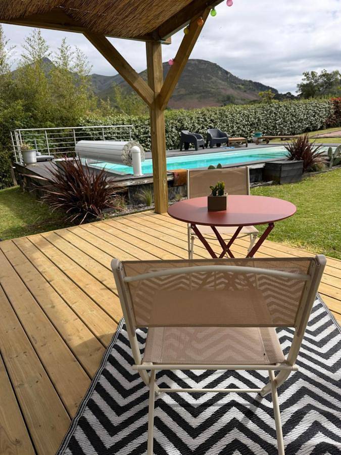 Chambre d’hôte pour 2 personnes, avec piscine et jardin ainsi que vue et terrasse, animaux acceptés à Urrugne - 3