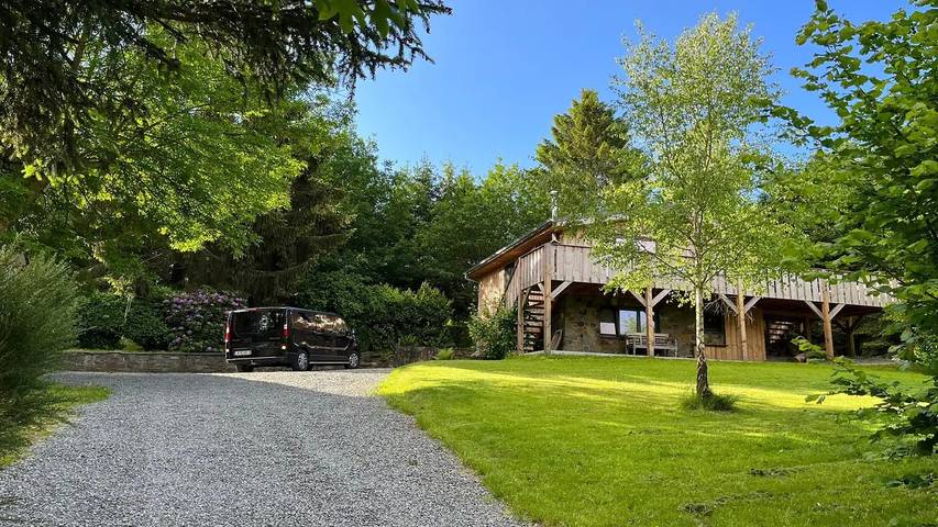 Location de vacances pour 7 personnes, avec piscine et jardin à La Roche-en-Ardenne