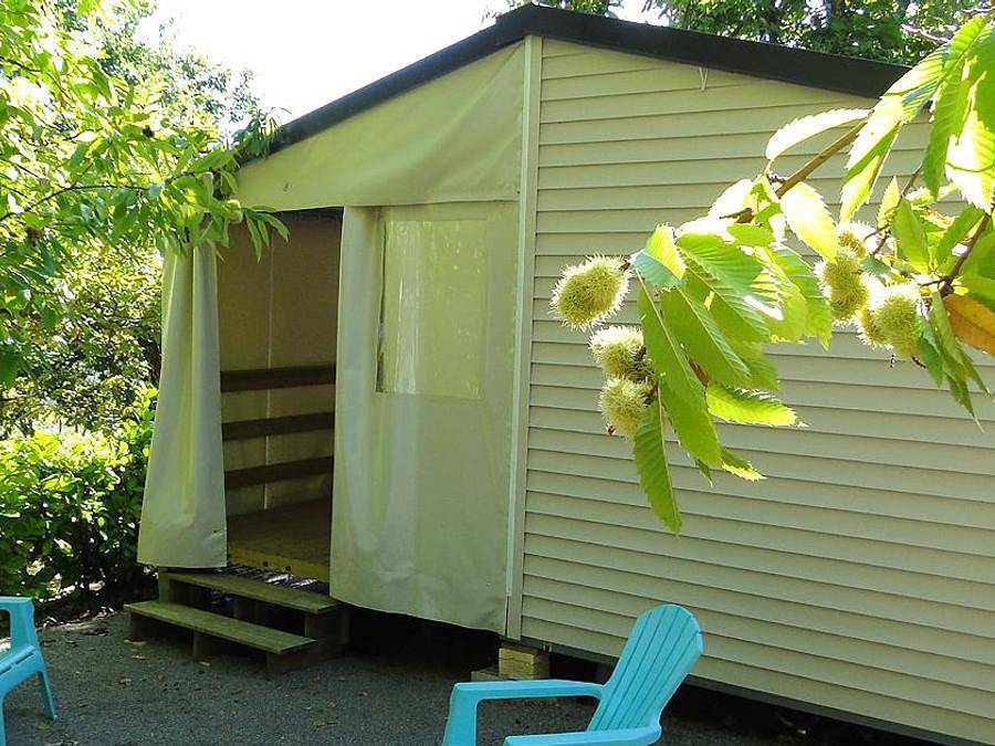 Camping Les Châtaigniers - Mobilheim 4 personen - Tithome von Mittwoch zu Mittwoch in der Saison - ohne Dusche in Ribes, Parc naturel régional des Monts d'Ardèche