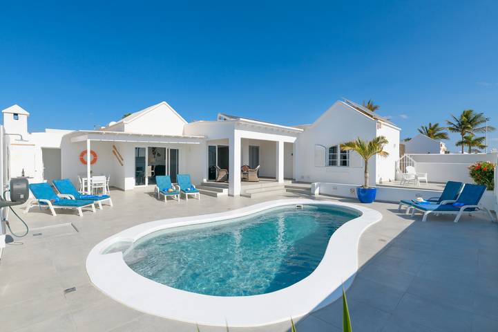Villa with pool for 6 people, with garden in Puerto del Carmen