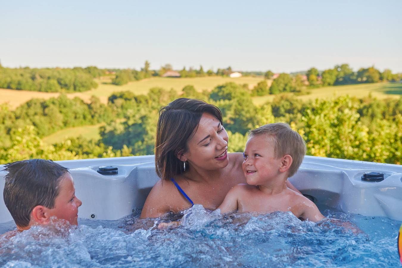 Village des Cigales — Libelle 4-6p. jacuzzi dalzicht in Mauroux, Lot