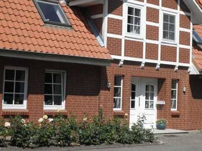 Ferienwohnung für 6 Personen, mit Terrasse und Garten in Steinkirchen