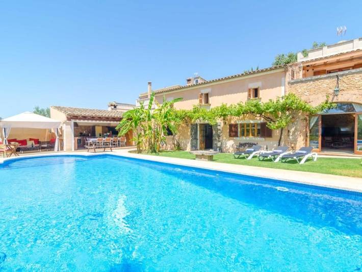 Finca für 10 Personen, mit Garten und Pool in Cas Concos