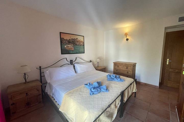Entire apartment, Family apartment near Cala d’Or. Private complex with pool/jacuzzi+cafe/bar in Cala d'Or, Santanyí