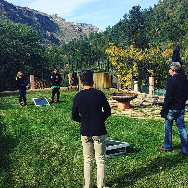 Bezaubernde Aussichten und ultimative Privatsphäre. Oak Creek Canyon Startseite / Rückzug in Oak Creek Canyon