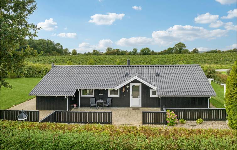 Ferienhaus für 5 Personen, mit Terrasse und Whirlpool sowie Garten und Sauna, mit Haustier - 1