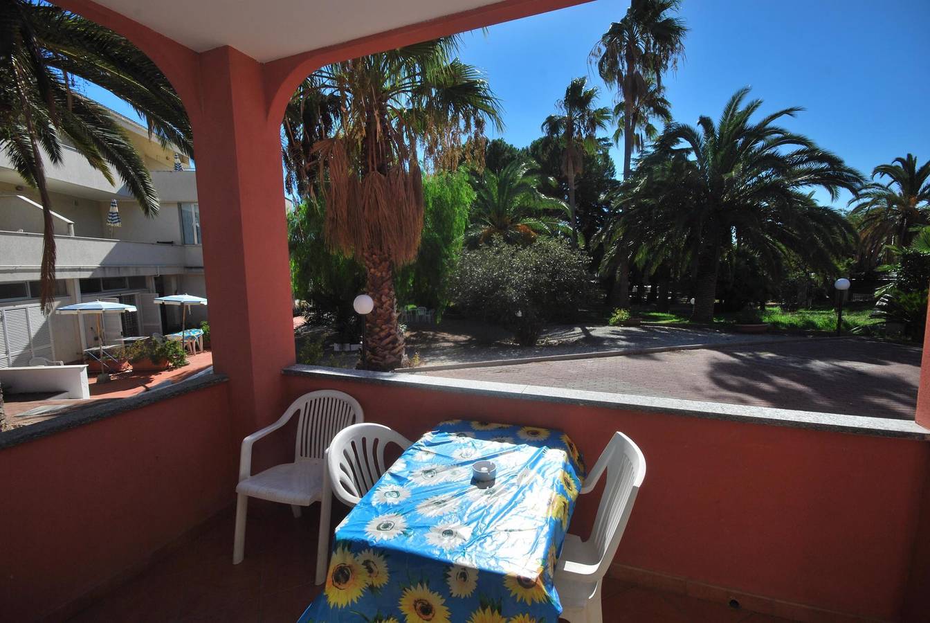 Entire holiday apartment, Holiday apartment mit Klimaanlage und Pool  in Loano, Riviera di Ponente