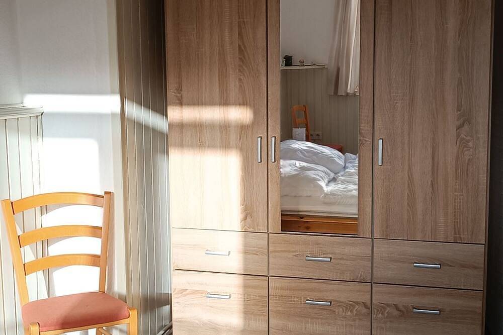Ganze Wohnung, Ferienwohnung - Haus Ebel/Alte Schule in Putgarten, Rügen