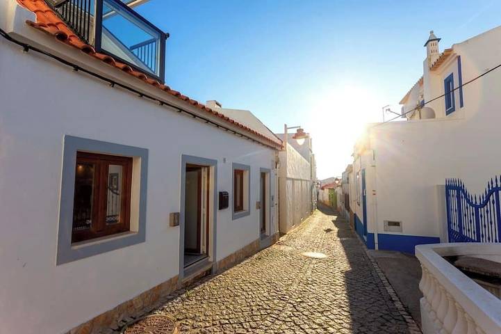 Holiday rental for 2 people, with hot tub and balcony in Salema