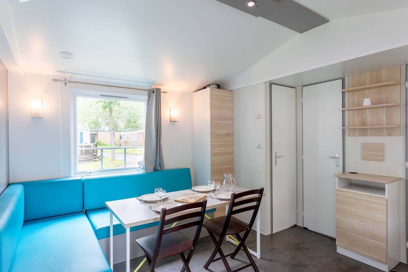 Mobil-home avec piscine partagée et terrasse privée in Angles, Vendée