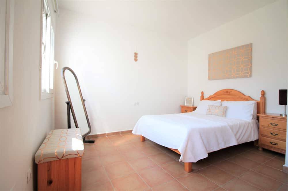 Villa Sofia Ibiza - Cinco Habitaciones Villa, Capacidad 11 in Cala Gració, Sant Antoni de Portmany