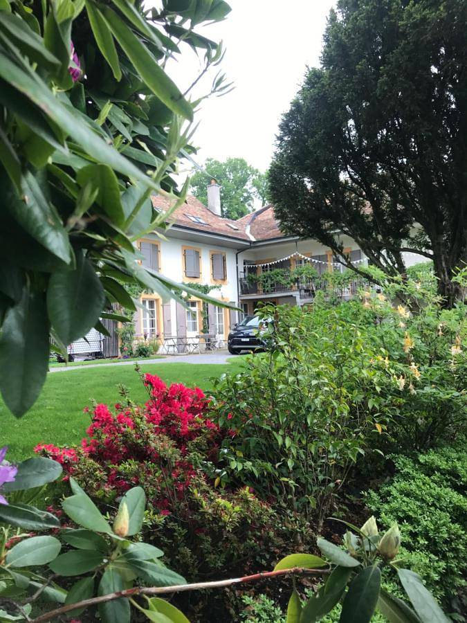 Gîte pour 4 personnes, avec balcon et vue sur le lac à Lonay
