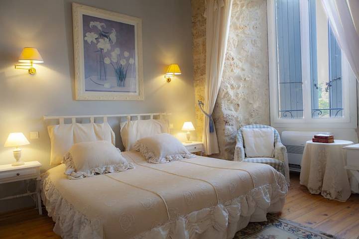 Château pour 3 personnes, avec Jacuzzi dans l' Hérault