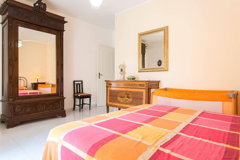 Independent villa located a few minutes walk from the beach in quiet area in Mondello Beach, Palermo