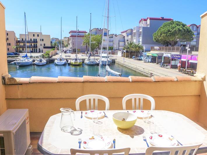 Appartement de vacances pour 4 personnes, avec Balcon ainsi que Terrasse et Vue à Gruissan