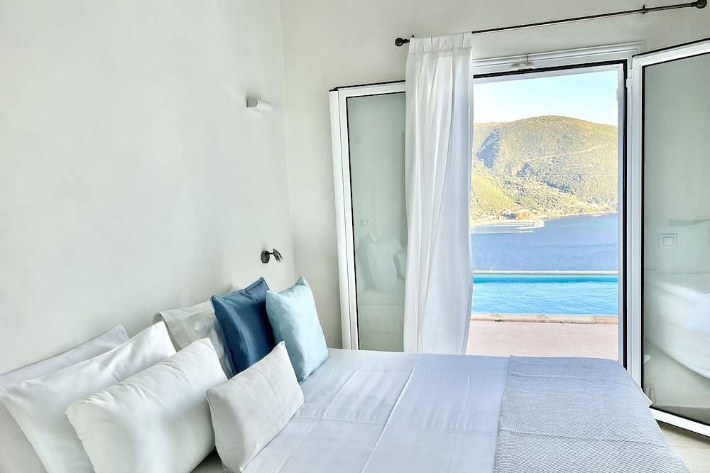 Schöne Villa am Meer 50m mit privatem Pool in Vasiliki, Griechenland