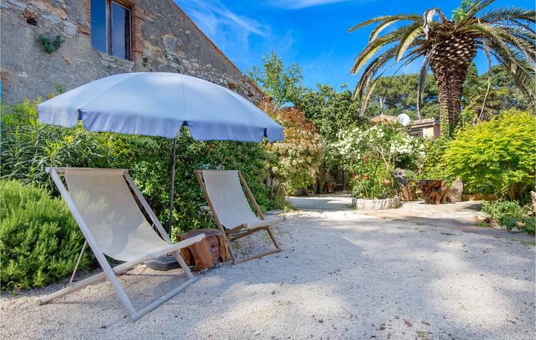 Gemütliche Ferienwohnung mit Terrasse, WLAN und Parkplatz in der Nähe des Strandes von Valdarke in Veli Losinj, Lošinj (Kvarner Bucht)