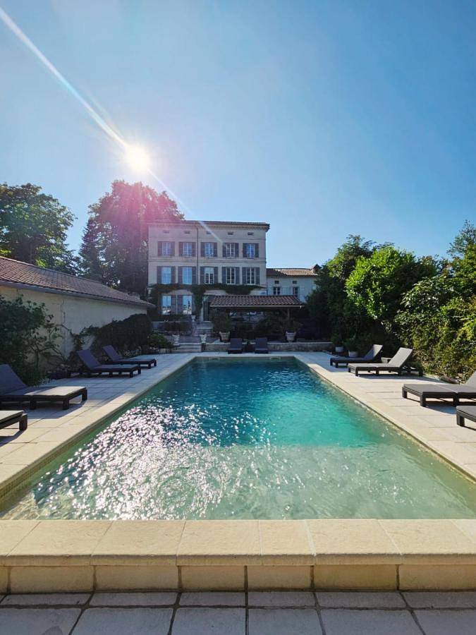 Maison de vacances pour 2 personnes, avec Terrasse et Jardin ainsi que Piscine et Vue à Ribérac