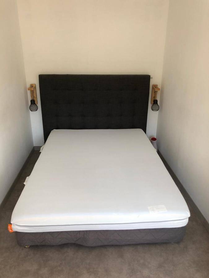 Location de vacances pour 4 personnes, avec vue sur le lac ainsi que jardin et vue, animaux acceptés dans Lac de la Mouche - 4