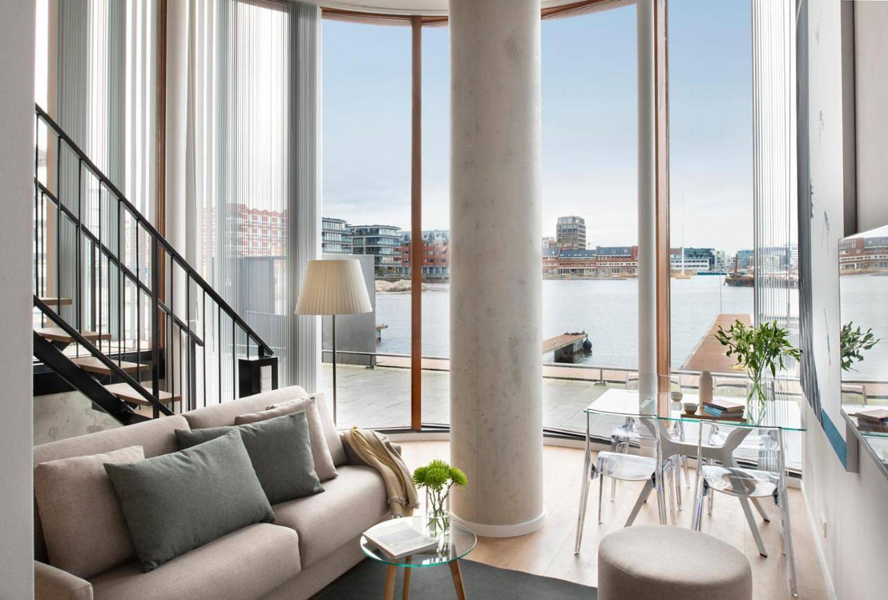 One Bedroom Apartment with River View in Amsterdam West, Costa Holandesa