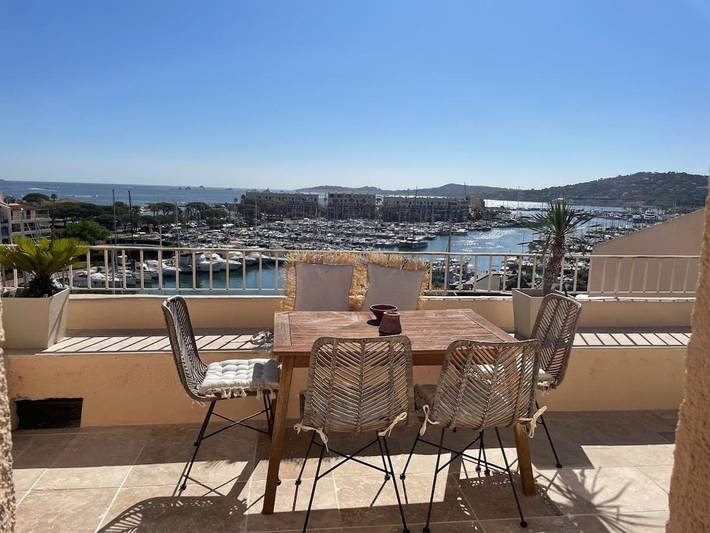 Location de vacances pour 6 personnes, avec vue, animaux acceptés à Cogolin