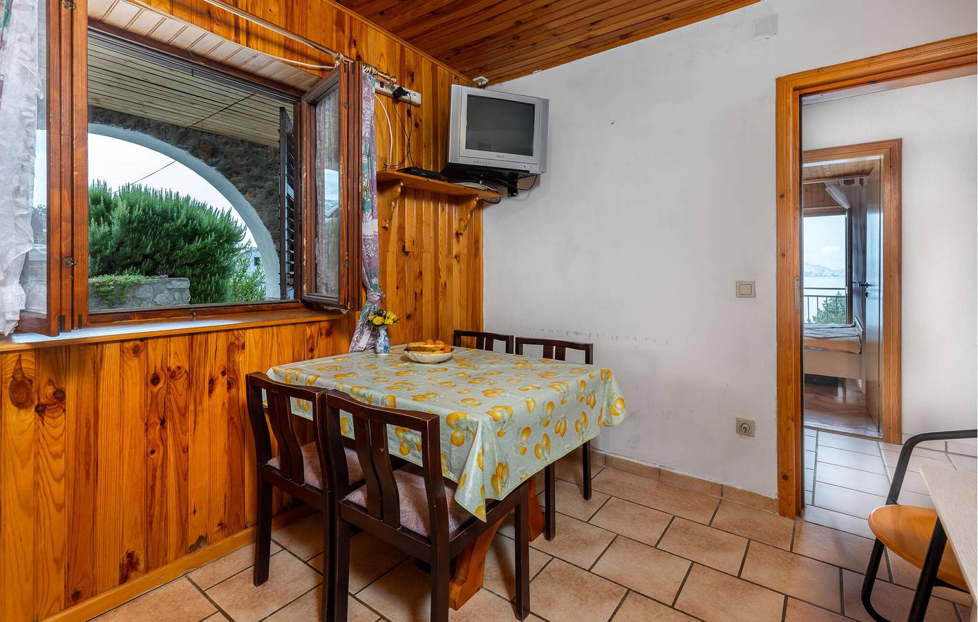 Ganze Ferienwohnung, Ferienwohnung für 4 Personen mit Terrasse in Sveti Juraj, Naturpark Velebit
