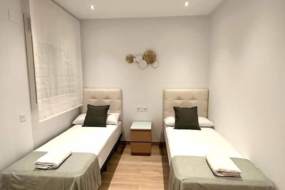 Entire apartment, Atlantis Home Puerto Marina Puerto Deportivo Benalmádena - 1 Minuto De La Playa in Benalmádena Costa, Benalmádena