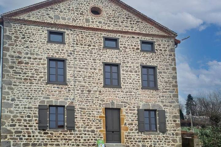 Gîte pour 12 personnes, animaux acceptés à Le Crozet