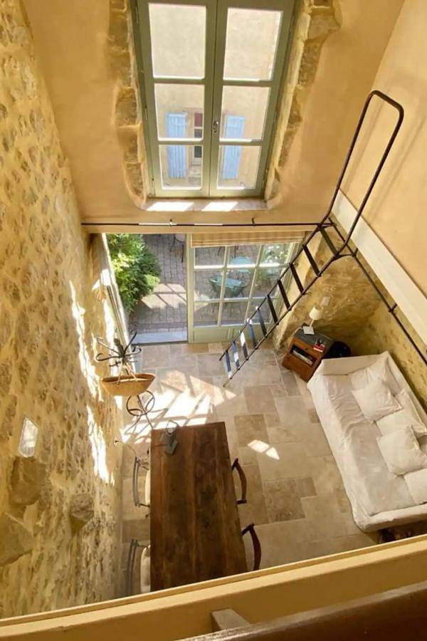 Gîte pour 4 personnes, avec piscine et jardin à Clansayes - 2