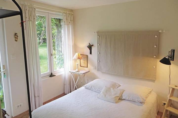 Location de vacances pour 4 personnes, avec piscine ainsi que balcon et jardin à Saint-Branchs - 3