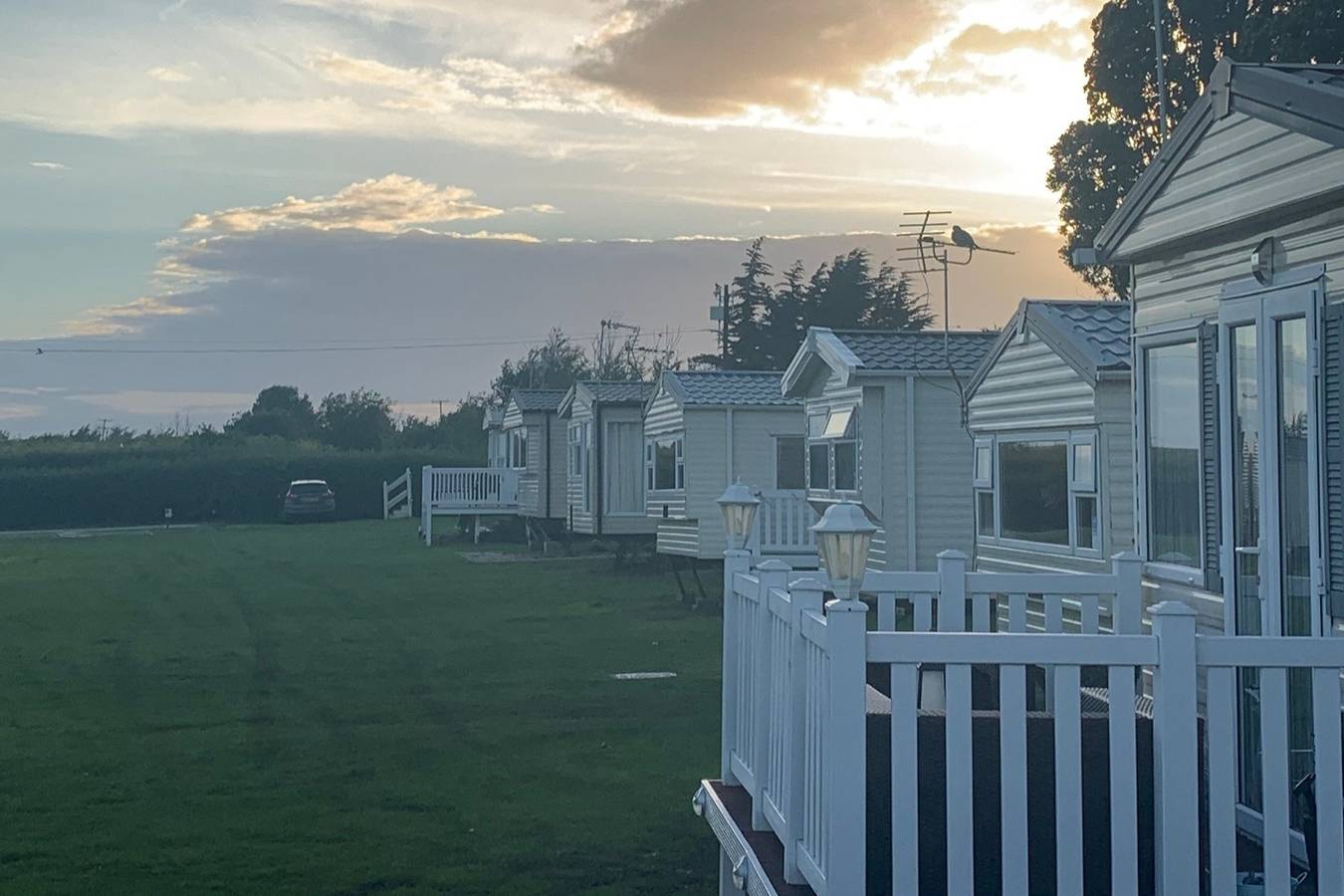 Caravan - Sleeps 6 - Parking, Pool, Facilities in Mersea Island, Colchester