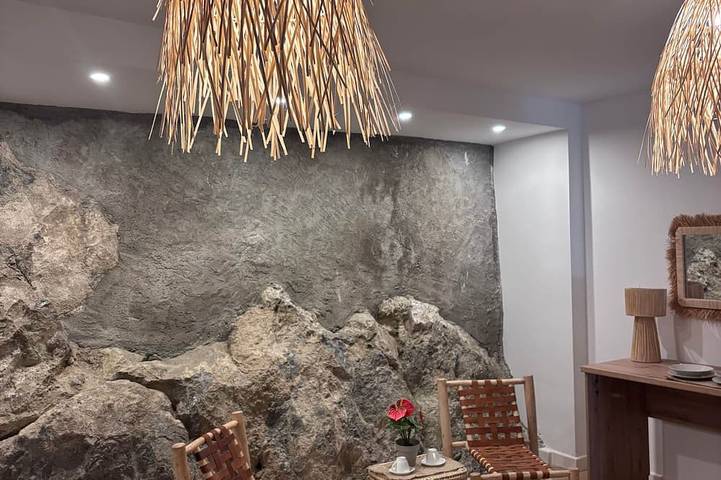 Ganze Wohnung, Single apartment with extra large bed. in Canillas de Aceituno, Cordillera Penibética