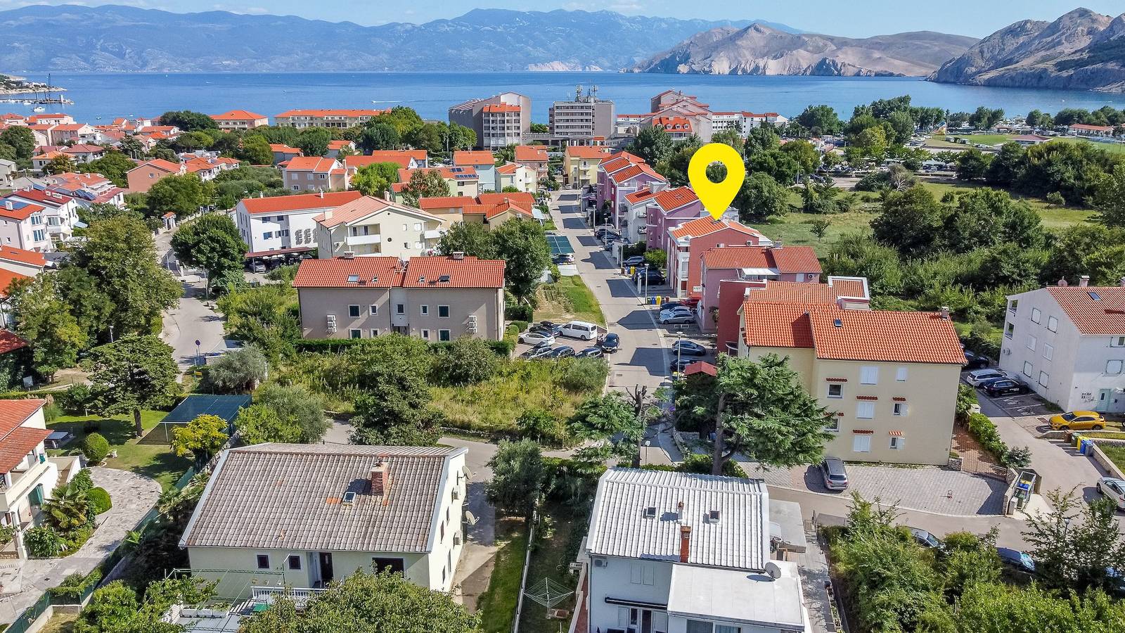 Appartement entier, Appartement de deux chambres avec le balcon Baska, Krk A-19433-a in Baška, Krk