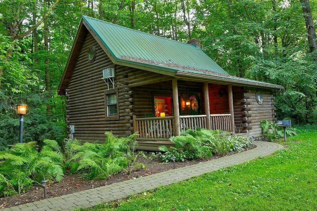 # 1 Cabin Resort - Whirlpool, Kamin, voll ausgestattete Küche, Whirlpool, Feuerstelle im Freien in Holmes County