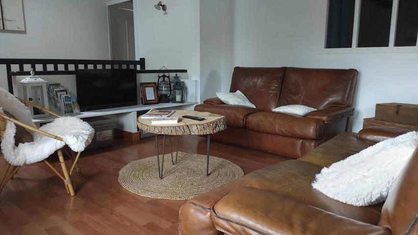 Location de vacances pour 10 personnes, avec bassin pour enfant et piscine ainsi que jardin et vue à Régnié-Durette - 2