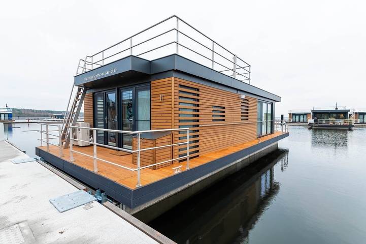 Hausboot für 6 Personen, mit Seeblick und Terrasse in der Lausitz