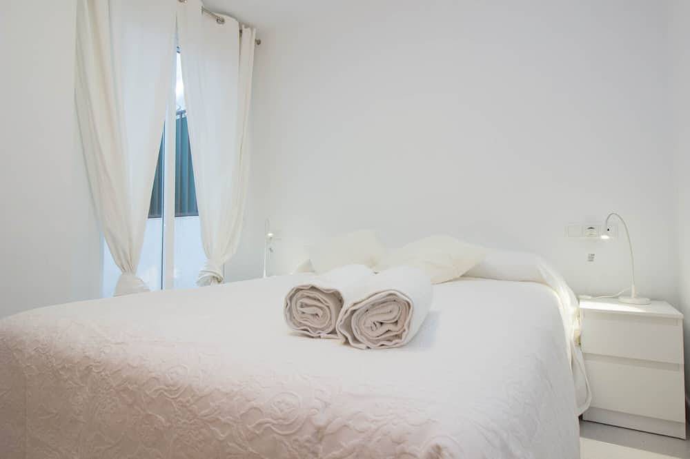 Apartamento entero, \"The Queen\" New, fancy and relaxing. Beach & Wifi in La Malvarrosa, Valencia