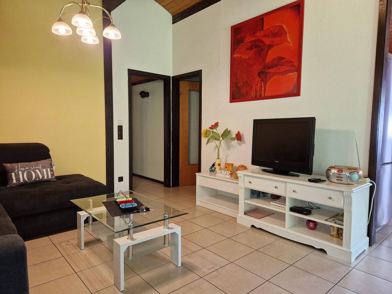 Single storey detached bungalow, in a wooded area in Machtlos, Ronshausen