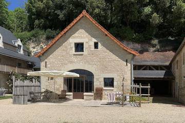 Gîte pour 4 personnes, avec terrasse à Cravant-les-Côteaux
