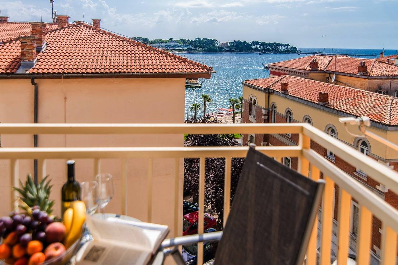 Ganze Wohnung, Ferienwohnung Vesna mit Meerblick in Poreč, Grad Poreč