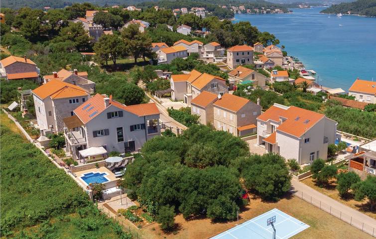 Location de vacances pour 12 personnes, avec sauna et terrasse à Lumbarda - 4