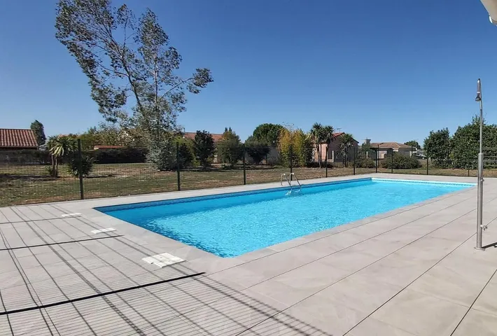 Apartamento de vacaciones para 4 personas, con piscina además de balcón y vistas - 1