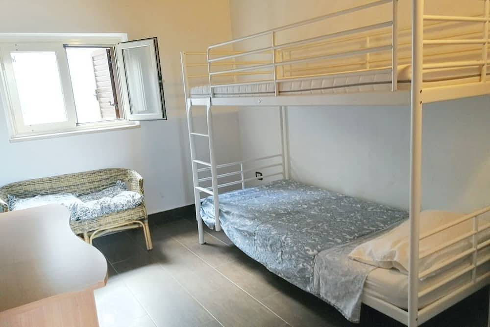 Entire apartment, Homerez - Apt in Casalvecchio Siculo, Mountain View in Casalvecchio Siculo, Messina Province