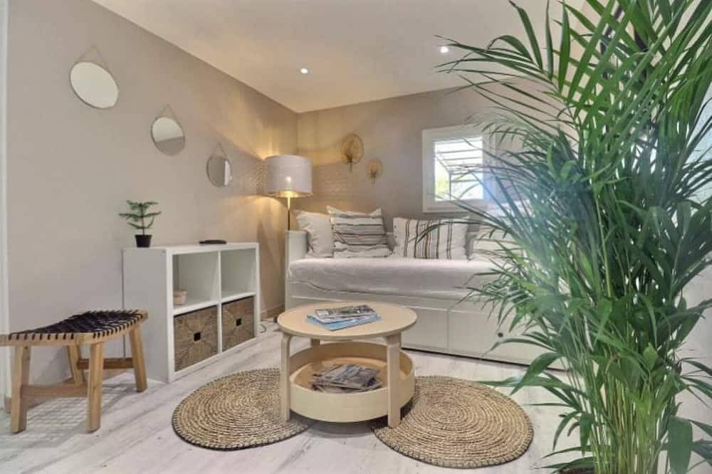 Le Hameau des Oliviers – House with Jacuzzi & Garden in Le Luc, Draguignan Region