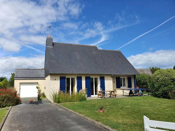 Location de vacances pour 5 personnes, avec terrasse et jardin à Trégueux