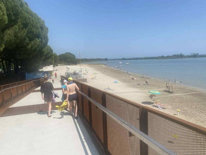 Camping für 5 Personen, mit Garten und Kinderpool sowie Terrasse und Pool in Friaul-Julisch Venetien