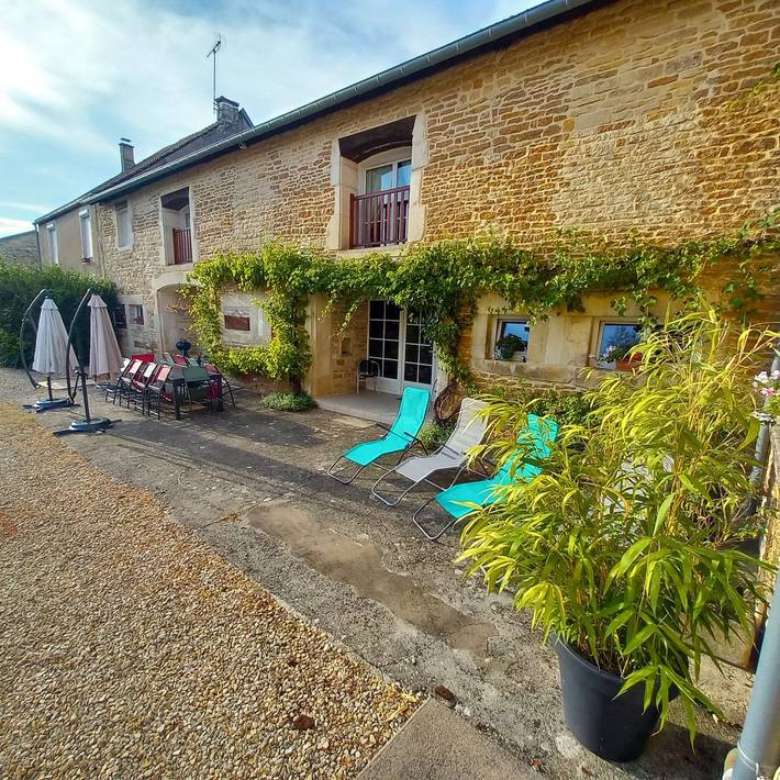 Gîte pour 11 personnes dans Chaugey