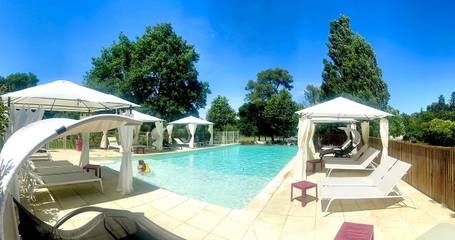 Gîte pour 4 personnes, avec terrasse et piscine à Le Crès